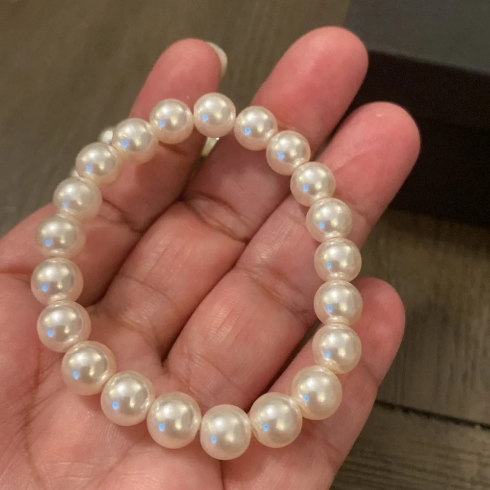 Macy’s 2” Faux Pearls Toddlers or Children’s bracelets Jewelry. - Picture 8 of 10